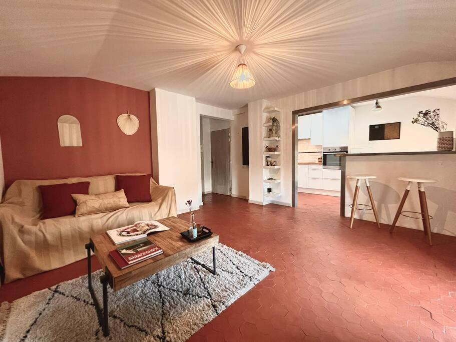 Appartement A Pied Du Centre Avec Place De Parking Arles Exteriér fotografie