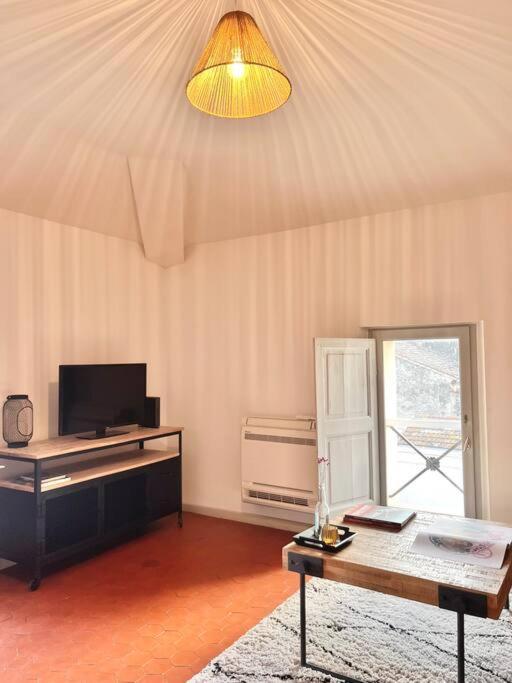 Appartement A Pied Du Centre Avec Place De Parking Arles Exteriér fotografie